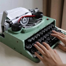 Retro Typewriter - £127.36 GBP
