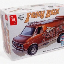 Foxy Box Vintage Vibe: 1975 Chevy Van 1:25 Scale Model Kit - £128.21 GBP