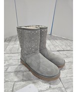 UGG Light Gray Classic Short Flora Perf Sheepwool Boots Women Size 8, EU 39 - $1,713.36 MXN