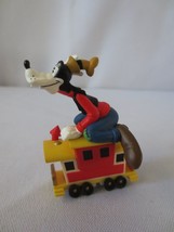 Hallmark Merry Miniatures Mickey &amp; Co.-Disney-Goofy 1998 - £7.85 GBP