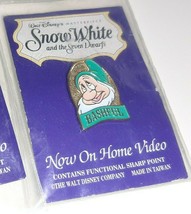 Disney Snow White Seven Dwarves Home Video BASHFUL Pin New On Card 1994 - £4.67 GBP