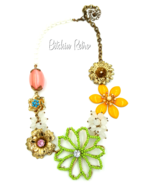 Flower Power Necklace - $340.37 MXN