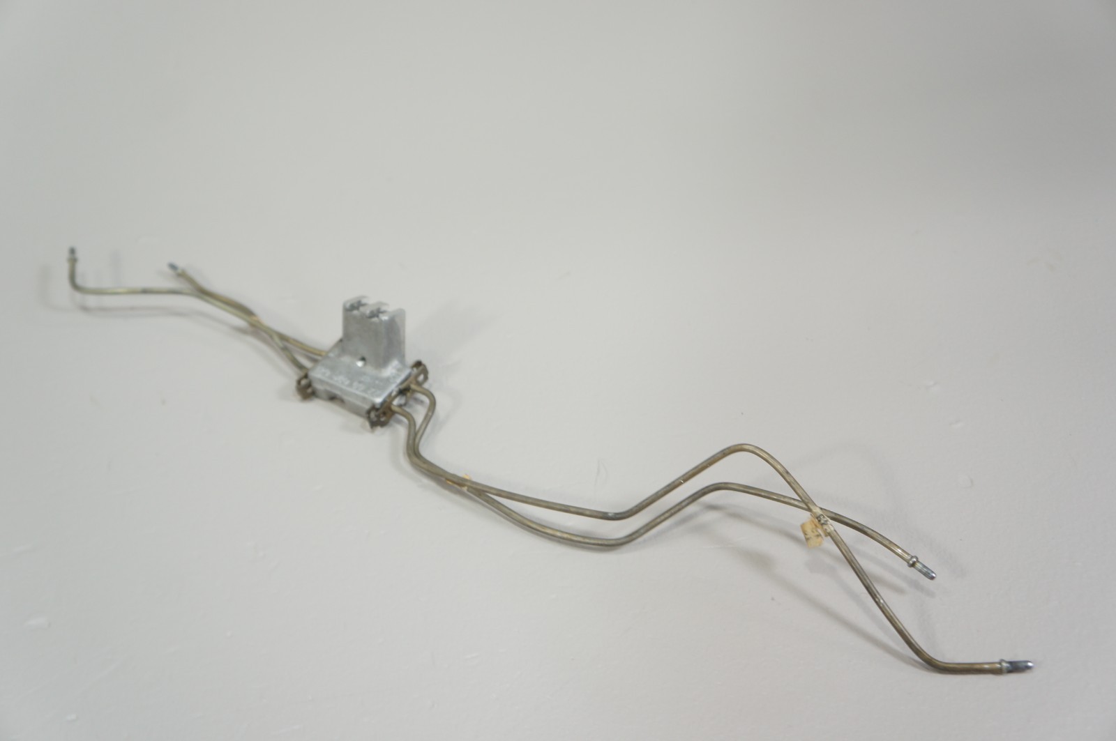 90-02 mercedes sl320 sl500 CONVERTIBLE front lock latch distribution line block Item image 4