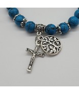 Turquiose Glass Beads Stretch Bracelet Life  Tree And Crucifix Charm 7in - $460.95 MXN