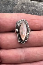Vintage Navajo Handmade Sterling Silver Pink Mother Of Pearl Womens Ring 5 - £27.25 GBP