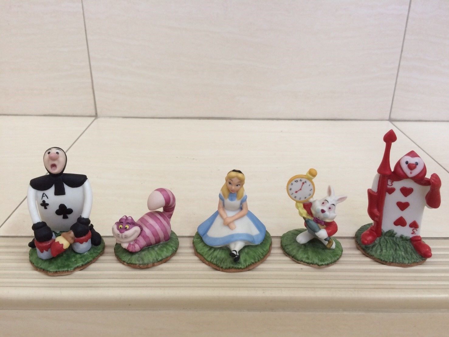 Disney White Rabbit, Cheshire, Card, Alice in Wonderland Ceramic Set. Ve... - $149.99