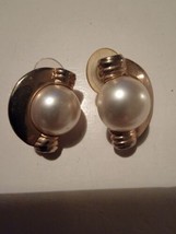 Vintage Womens Earrings VTG Faux Pearl Gold Tone Stud - $15.82