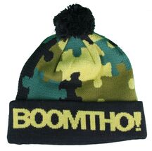 BoomTho Puzzling Green Camo Beanie Jigsaw Puzzle Pom Winter Hat - $363.04 MXN