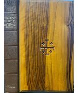 Wooden Cover KJV Red Letter London &amp; New York Collins Iona Clear Type - $1,351.17 MXN