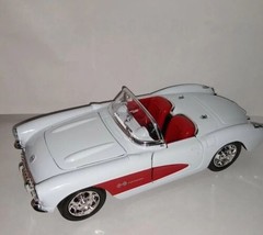 1/24 Scale Welly Diecast White/Red 1957 Chevrolet Corvette - £10.37 GBP