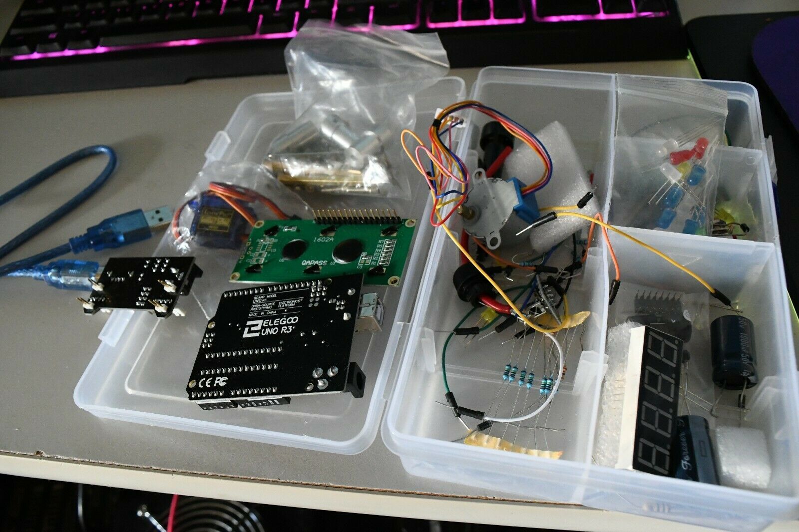 ELEGOO UNO R3 Project Starter Kit bundle w1 - $34.41