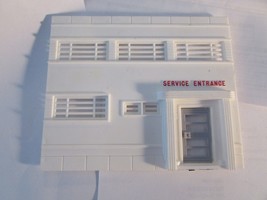 Bachmann Plasticville O/S  Scale Hospital Part Service Entrance Side Wal... - $2.80