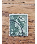 Australia Stamp Queen Elizabeth II 3d Used 262 - $40.17 MXN