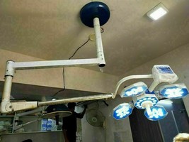 Surgical Light Ceiling/wall mounted/ Mobile Operation Theater Single Arm Light Q - £1,479.13 GBP