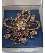 Vintage AVON 35 Years Anniversary 2006 Red Rhinestone Gold-Tone Brooch NOS - $582.99 MXN
