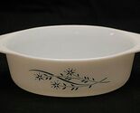 Green Honeysuckle Pyrex Oval Casserole Bowl Starburst Flowers 1.5 Qt. Vi... - $29.69