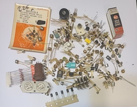 Electronics Diy Job Lot Transistors / Transistor / Metal Can Ic And More - $14.15