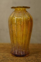 2016 Studio Art Hand Blown Amber Tortie Iridescent Optic Glass Bud Vase 4.75&quot; - £22.90 GBP