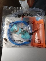 McDONALDS HAPPY MEAL TOYS HOT WHEELS  2019 ( # 1 twin mill hoop juuete ) - $6.60