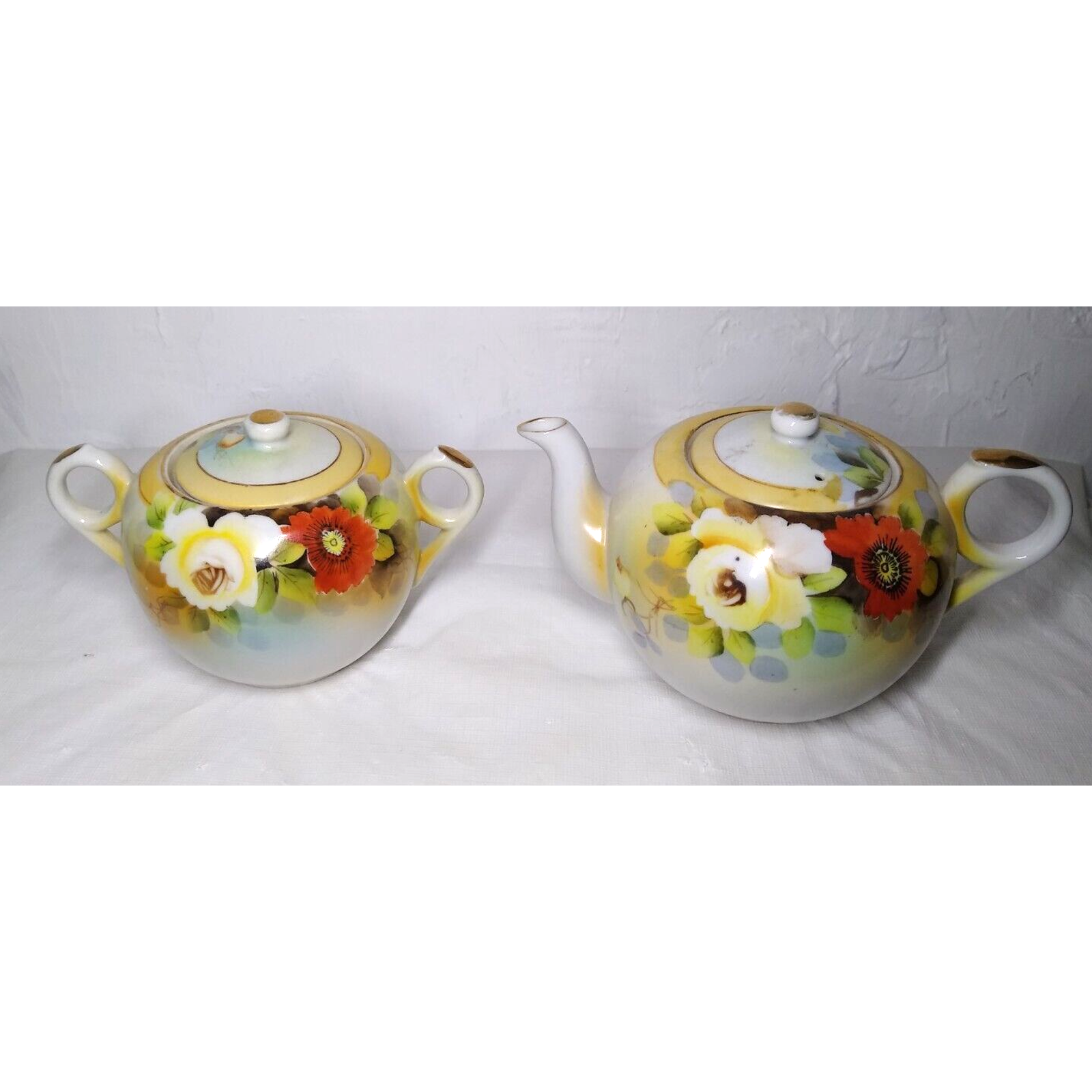 Vintage Teapot &amp; Sugar Bowl w/Lid Poppy Flowers Gold Trim Orange White J... - $7.87