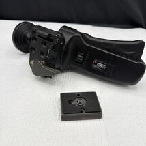 Manfrotto 322RC2 Tripod Head Grip Pan Tilt Ball Camera Adjustable - $60.39