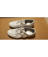 WOMEN&#39;S GUESS SHOES - WHITE - SIZE 8.5 - $25.00