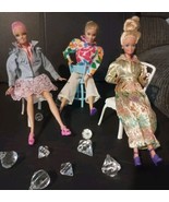 EC Vintage Barbie &amp; Friends Doll + Clothes Lot - $373.00 MXN