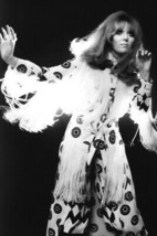 Dusty Springfield Cool psychedelic costume b/w portrait pop legend 24x36 Poster - £22.35 GBP