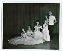 1950&#39;s Dance Recital 8 x 10 B&amp;W Photo 4 Girls and a Guy  - £14.01 GBP
