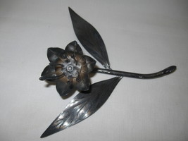 Metal Silver Tone Figurine Flower &amp; Leaves Mark Plame - $12.95