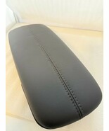 XTS 2013-2018 jet black leather center console armrest lid top. Brown st... - $918.33 MXN