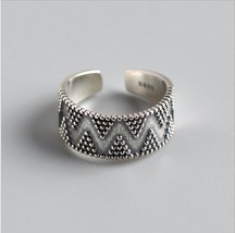 Dot Wave Triangle Geometric 925 Sterling Silver Jewelry Wide Face Retro Ring - £8.78 GBP