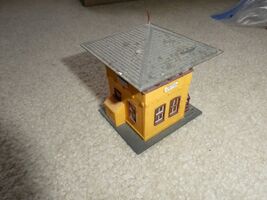 Vintage 1958 HO Scale Revell Juntion  Trackside Building - $18.81