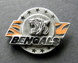 CINCINNATI BENGALS NFL FOOTBALL LOGO LAPEL PIN BADGE 1 INCH - £4.92 GBP