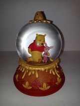 Hallmark Disney Snow Globe Winnie The Pooh Great To Bee Friends Water Globe - $21.95