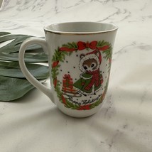 Vintage 80s Lorrie Chrismtas Mouse Coffee Mug Happy Holidays Red Green - $350.43 MXN