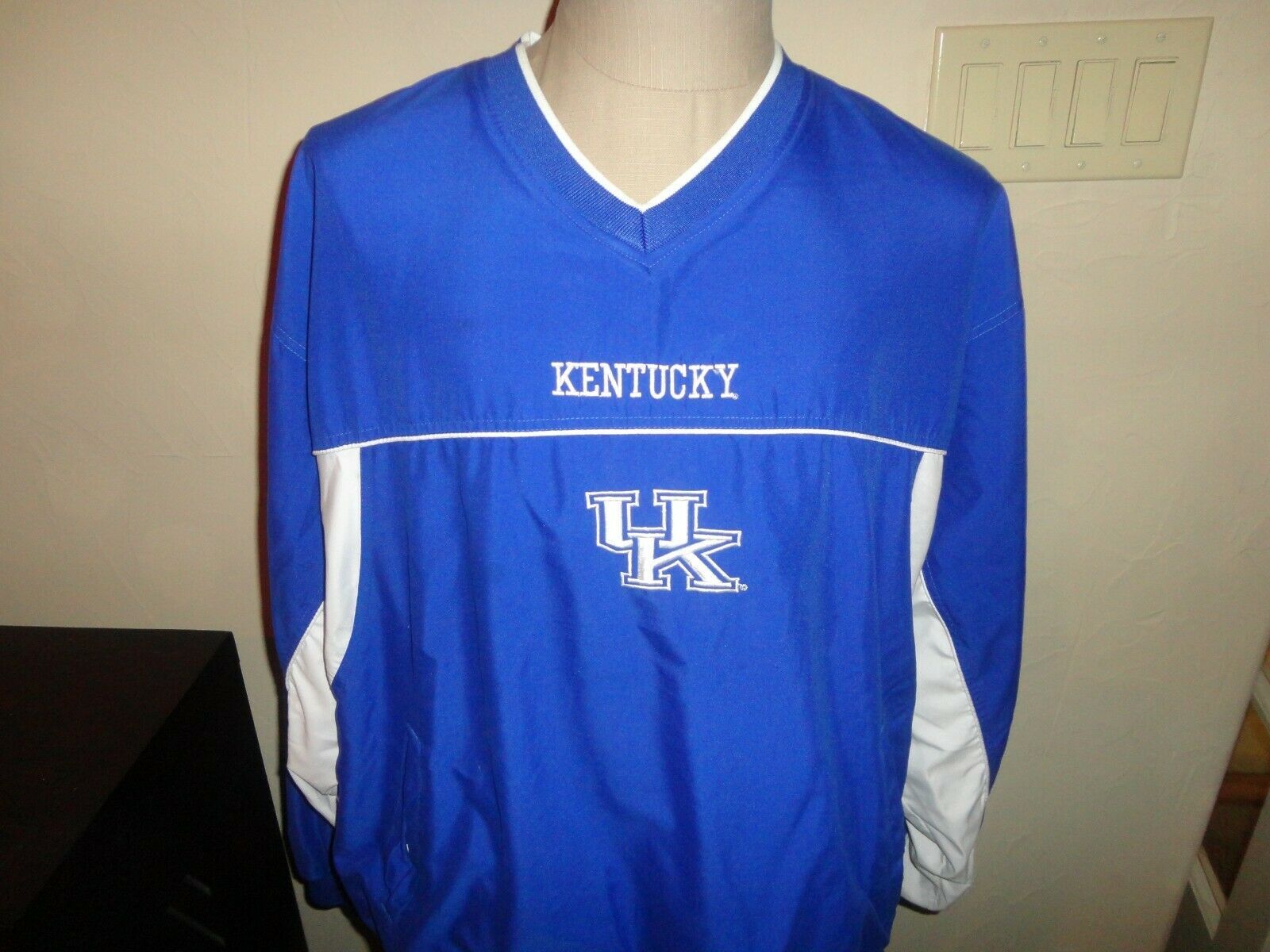 Primary image for SEWN Kentucky Wildcats Blue V neck Pullover NCAA 65-35 Jacket Adult XL 15 INC