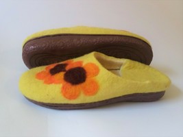 US 8 Handmade Wool slippers * Felted Winter Slippers * house shoes * Sunflowers - £33.23 GBP