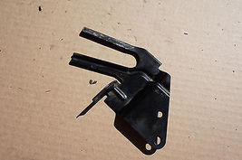 2003-2007 INFINITI G35 SEDAN POWER STEERING RESERVOIR MOUNTING BRACKET OEM M0116 image 2