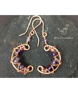 Handmade amethyst earrings: criss cross copper wire wrapped crescent moons - €25,67 EUR