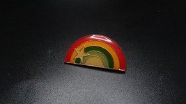 Vintage Rainbow Star Lapel Pin 2.8cm - $11.88