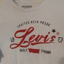 Levis Mens Crafted with Pride T-Shirt Color: White Size: L - £19.90 GBP