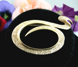 TRIFARI Oval SPIRAL  Brooch Vintage Pin Goldtone Texturized Finish 2 1/2&quot; Signed - £18.98 GBP
