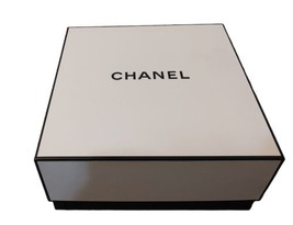 Chanel Signature Square Empty White Gift Box Authentic 9” X 9” X 4 1/4&quot; - £19.03 GBP