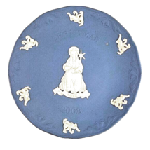 Wedgwood Christmas 2002 Blue White Collector Plate England - $17.82