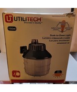 NIOB Utilitech Dusk-to-Dawn Amber Light Exterior Barn Garage #247592 Wal... - £38.15 GBP