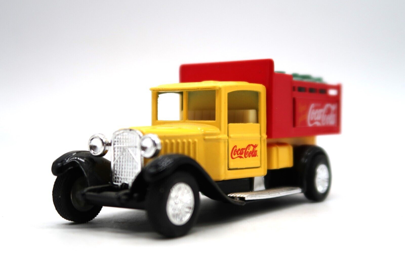 Vintage Coca-Cola Delivery Truck with Barrels Replica SS 4625-30 Yellow ... - $14.99