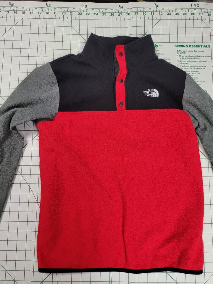 Primary image for Boys XL NORTH FACE Pullover  Fleece Long Sleeve Sweater Jacket Red Gray Black