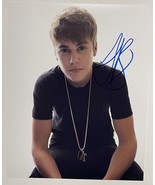 Justin Bieber Autographed Glossy 8x10 Photo - $2,850.83 MXN