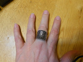 Paparazzi Stretch Band Ring (New) Fat Band W/&quot;LINE&quot; Design - Silver - £5.74 GBP